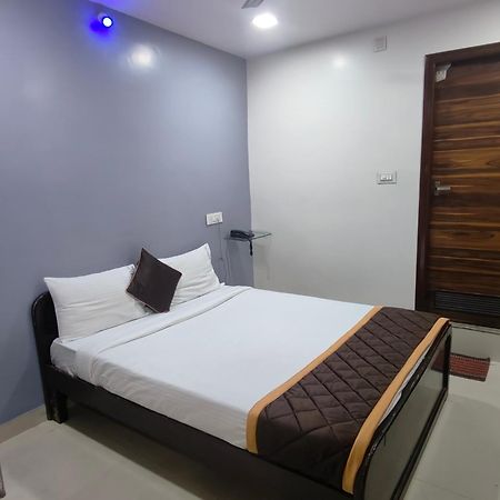 Hotel Golden Arch 班加罗尔 外观 照片