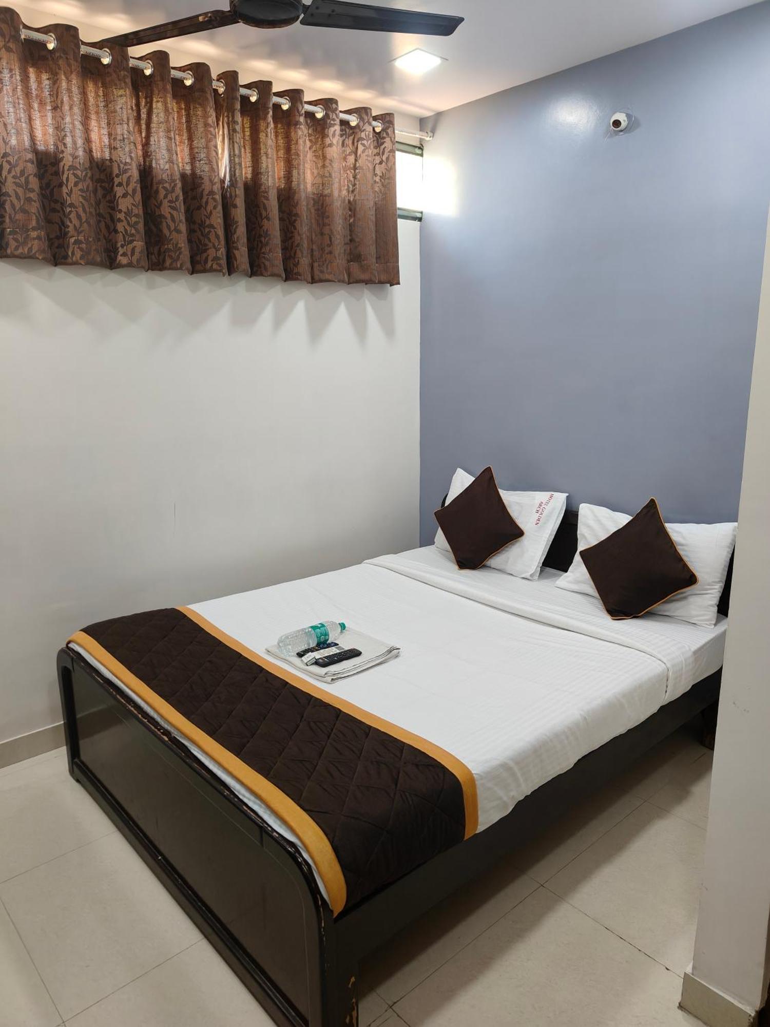 Hotel Golden Arch 班加罗尔 外观 照片