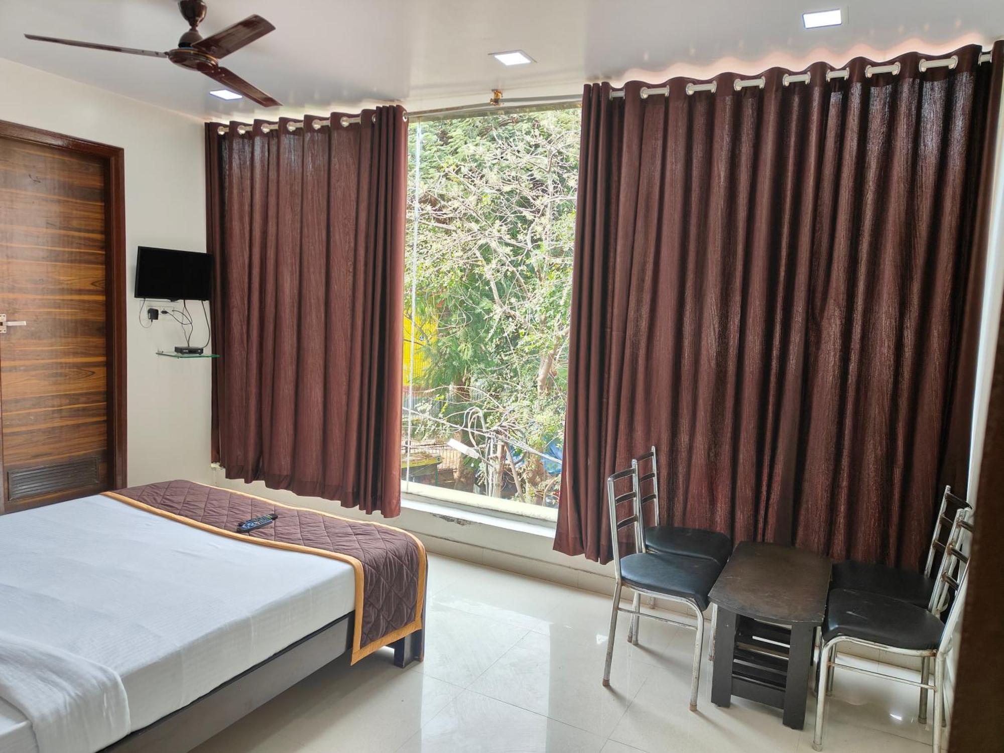 Hotel Golden Arch 班加罗尔 外观 照片